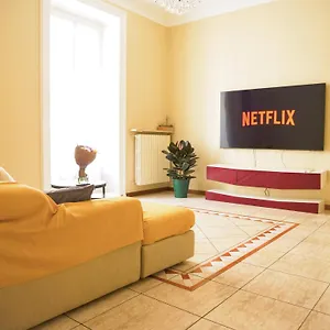 Wonderful Downtown Apartment-hd Netflix, King-size Bed, Two Minutes' Walk From Metro Apartamento